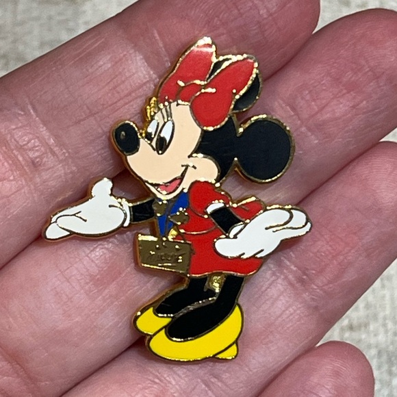 Disney Minnie Mouse Trading Pin - Picture 1 of 4